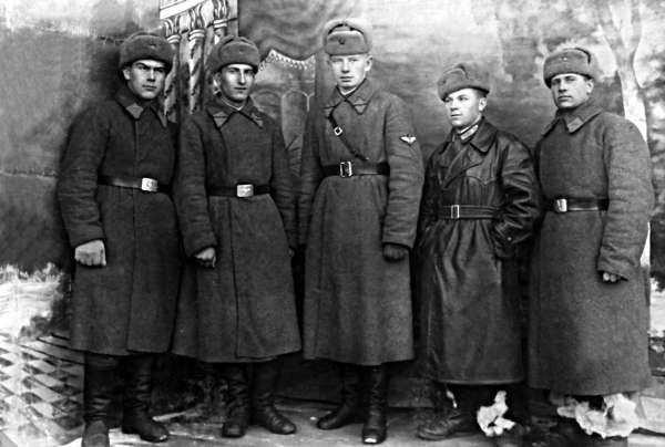 Иллюстрация к книге — Мы дрались на истребителях [block_001832_page_740_image_0001.jpg]