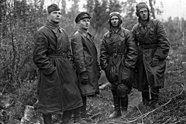 Иллюстрация к книге — Мы дрались на истребителях [block_001832_page_751_image_0001.jpg]