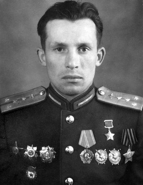 Иллюстрация к книге — Я дрался на штурмовике. Обе книги одним томом [i_002.jpg]