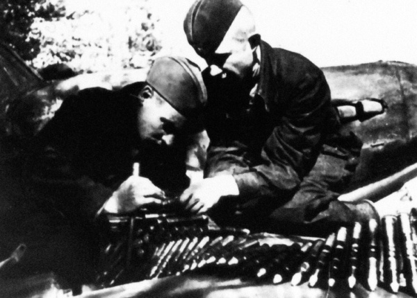 Иллюстрация к книге — Я дрался на штурмовике. Обе книги одним томом [i_059.jpg]