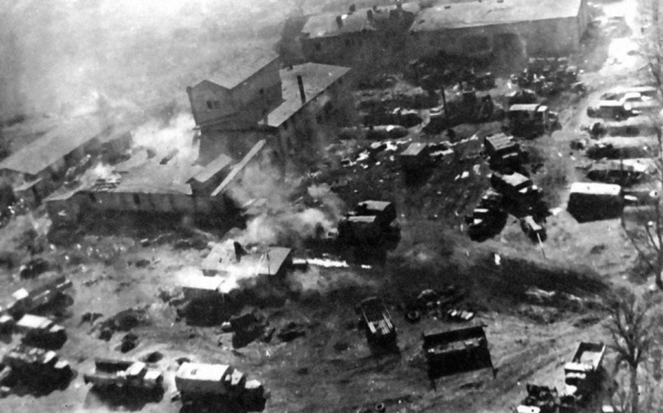 Иллюстрация к книге — Я дрался на штурмовике. Обе книги одним томом [i_074.jpg]