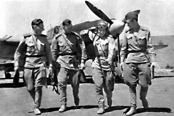 Иллюстрация к книге — Я дрался на штурмовике. Обе книги одним томом [i_082.jpg]