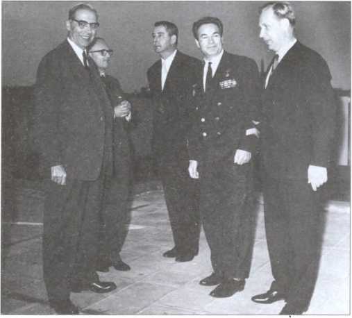 Иллюстрация к книге — Разведка "под крышей". Из истории спецслужбы [image25.jpg]