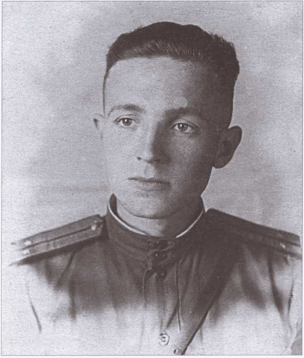 Иллюстрация к книге — Погоня за "ястребиным глазом". Судьба генерала Мажорова [i_003.jpg]