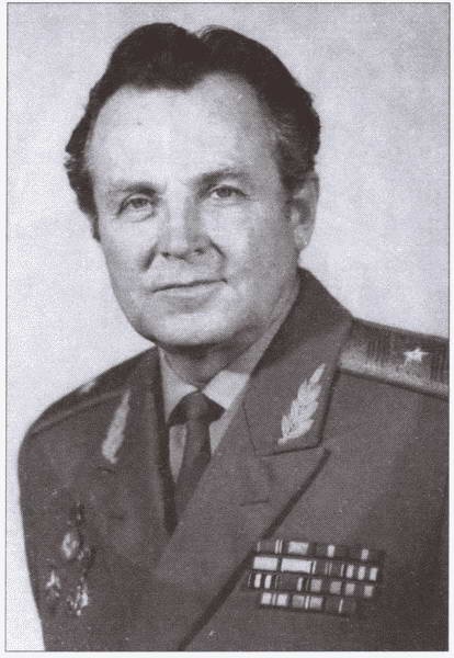 Иллюстрация к книге — Погоня за "ястребиным глазом". Судьба генерала Мажорова [i_025.jpg]