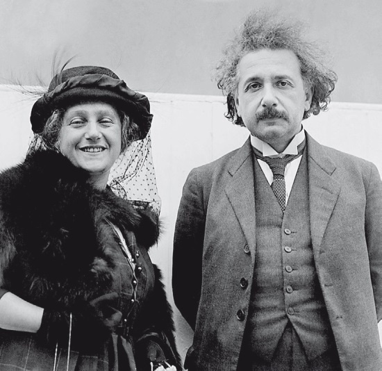 Иллюстрация к книге — Эйнштейн. Его жизнь и его Вселенная [i_014.jpg]