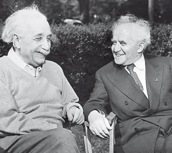 Иллюстрация к книге — Эйнштейн. Его жизнь и его Вселенная [i_027.jpg]