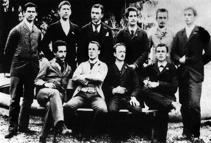 Иллюстрация к книге — Эйнштейн. Его жизнь и его Вселенная [i_037.jpg]