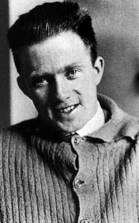 Иллюстрация к книге — Эйнштейн. Его жизнь и его Вселенная [i_056.jpg]