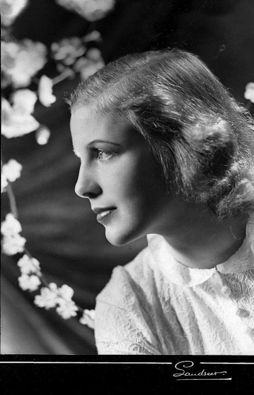 Иллюстрация к книге — Ингмар Бергман. Жизнь, любовь и измены [i_013.jpg]