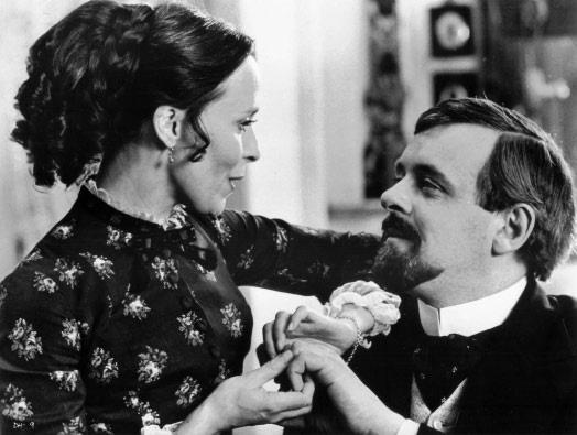 Иллюстрация к книге — Быть Энтони Хопкинсом. Биография бунтаря [i_001.jpg]