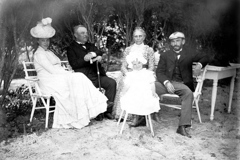 Иллюстрация к книге — Лев в тени Льва [i_033.jpg]