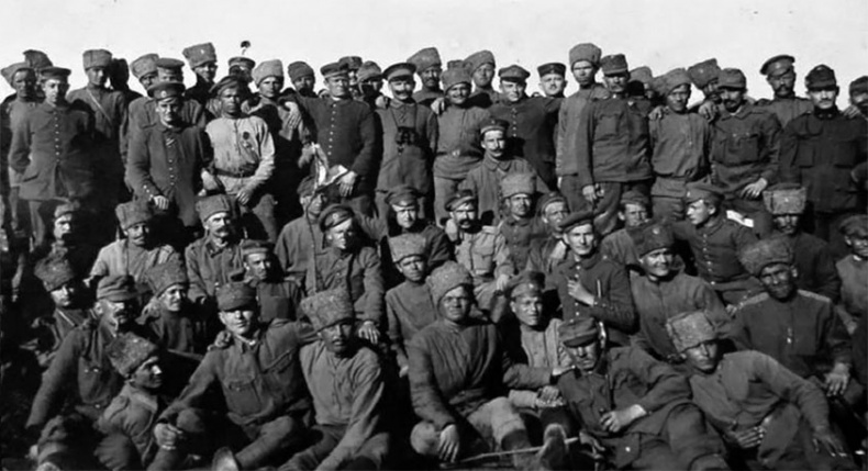 Иллюстрация к книге — Легендарный Корнилов. "Не человек, а стихия" [i_026.jpg]