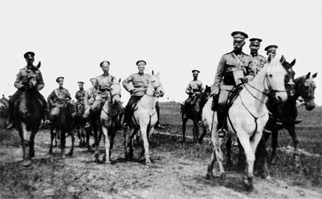 Иллюстрация к книге — Легендарный Корнилов. "Не человек, а стихия" [i_028.jpg]