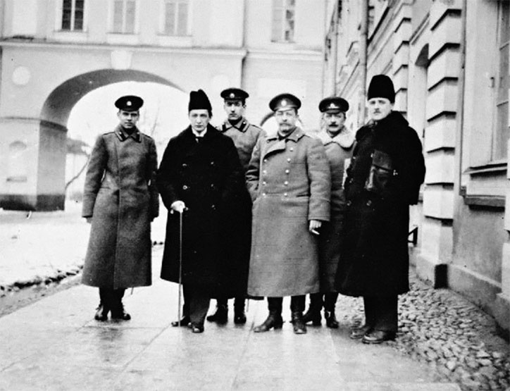 Иллюстрация к книге — Легендарный Корнилов. "Не человек, а стихия" [i_043.jpg]