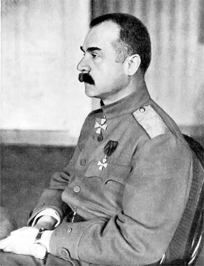 Иллюстрация к книге — Легендарный Корнилов. "Не человек, а стихия" [i_071.jpg]