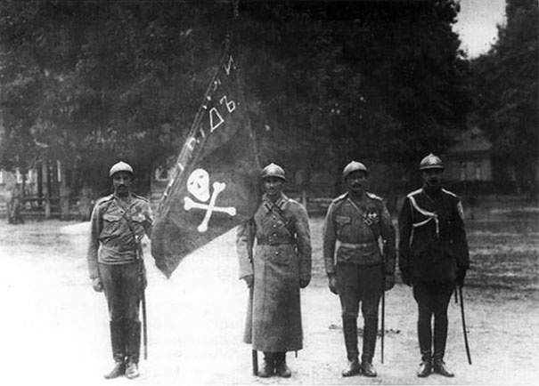 Иллюстрация к книге — Легендарный Корнилов. "Не человек, а стихия" [i_082.jpg]