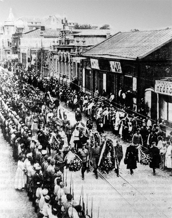 Иллюстрация к книге — Легендарный Корнилов. "Не человек, а стихия" [i_085.jpg]