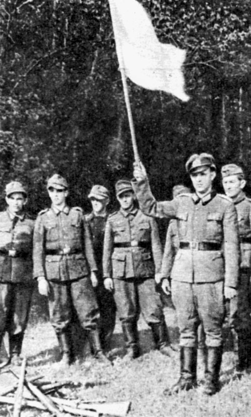 Иллюстрация к книге — "Котлы" 45-го [i_098.jpg]