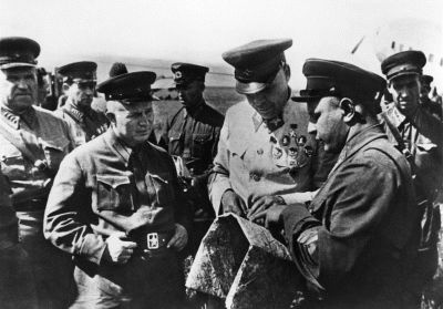 Иллюстрация к книге — Жуков против Гальдера. Схватка военных гениев [i_012.jpg]