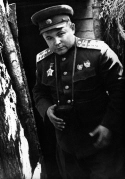 Иллюстрация к книге — Жуков против Гальдера. Схватка военных гениев [i_025.jpg]