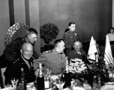 Иллюстрация к книге — Жуков против Гальдера. Схватка военных гениев [i_066.jpg]