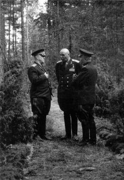 Иллюстрация к книге — Жуков против Гальдера. Схватка военных гениев [i_072.jpg]