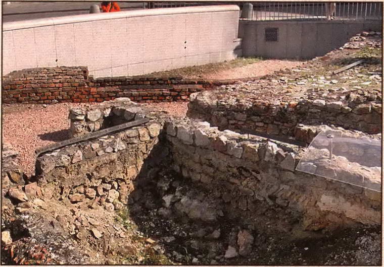 Иллюстрация к книге — Вена. История. Легенды. Предания [i_073.jpg]