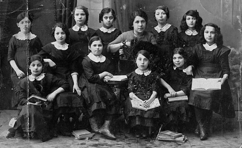 Иллюстрация к книге — Мне всегда везет! Мемуары счастливой женщины [i_004.jpg]