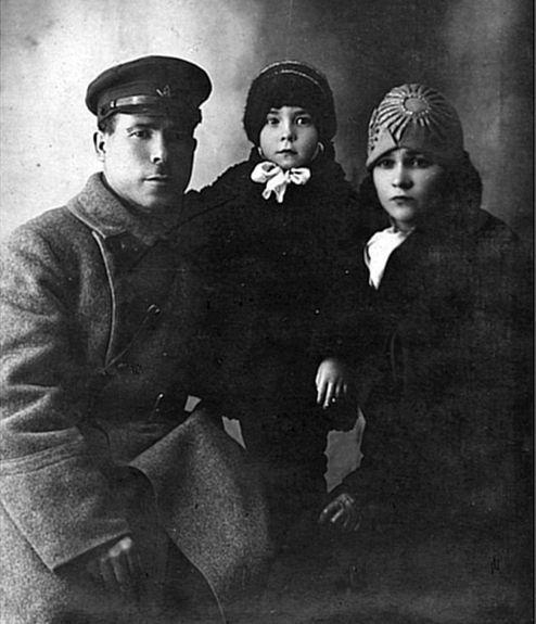 Иллюстрация к книге — Мне всегда везет! Мемуары счастливой женщины [i_050.jpg]