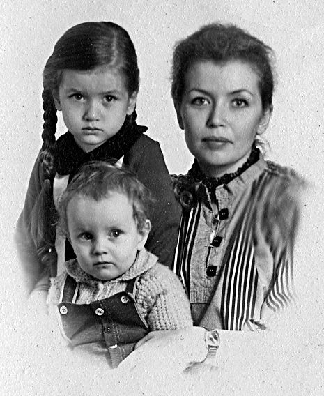 Иллюстрация к книге — Мне всегда везет! Мемуары счастливой женщины [i_063.jpg]