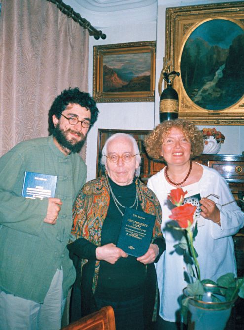 Иллюстрация к книге — Мне всегда везет! Мемуары счастливой женщины [i_139.jpg]