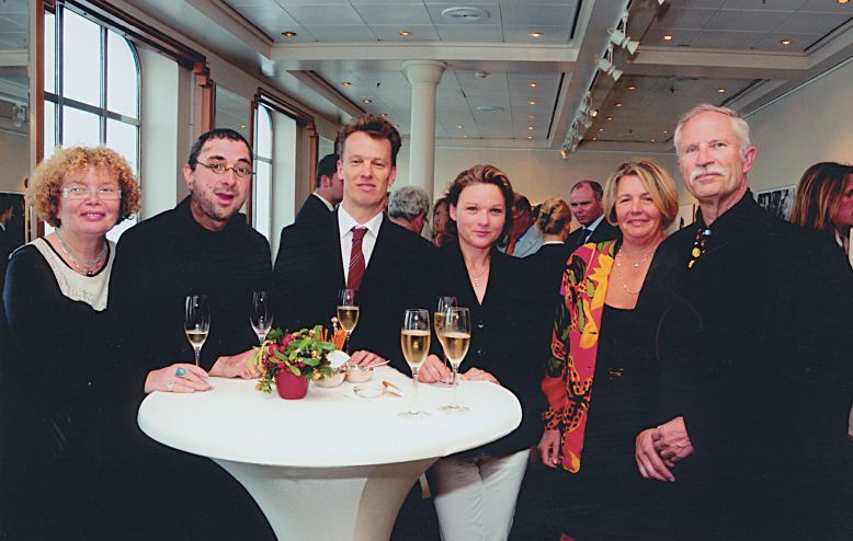 Иллюстрация к книге — Мне всегда везет! Мемуары счастливой женщины [i_153.jpg]