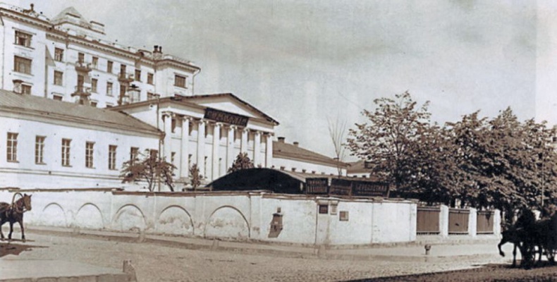 Иллюстрация к книге — Мне всегда везет! Мемуары счастливой женщины [i_193.jpg]