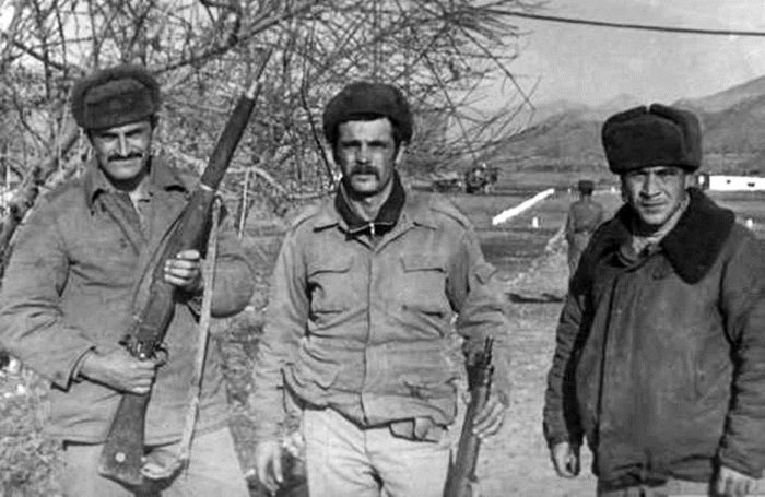 Иллюстрация к книге — Афганский дневник пехотного лейтенанта. "Окопная правда" войны [i_010.jpg]