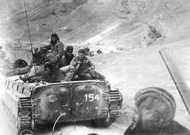 Иллюстрация к книге — Афганский дневник пехотного лейтенанта. "Окопная правда" войны [i_022.jpg]