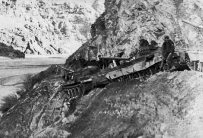 Иллюстрация к книге — Афганский дневник пехотного лейтенанта. "Окопная правда" войны [i_026.jpg]