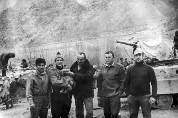 Иллюстрация к книге — Афганский дневник пехотного лейтенанта. "Окопная правда" войны [i_028.jpg]