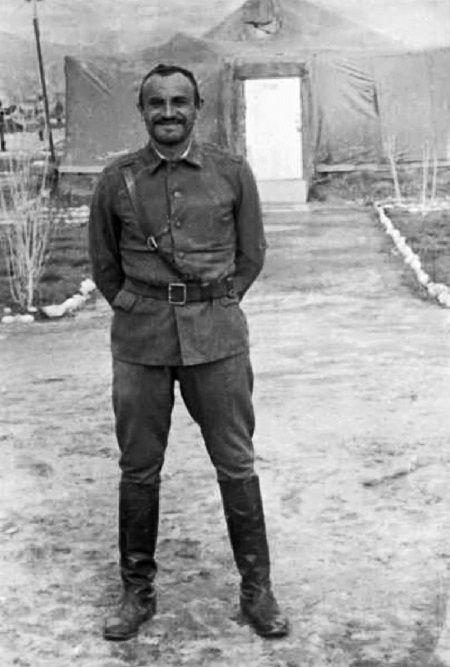 Иллюстрация к книге — Афганский дневник пехотного лейтенанта. "Окопная правда" войны [i_029.jpg]