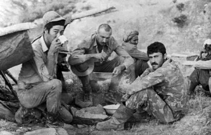 Иллюстрация к книге — Афганский дневник пехотного лейтенанта. "Окопная правда" войны [i_032.jpg]