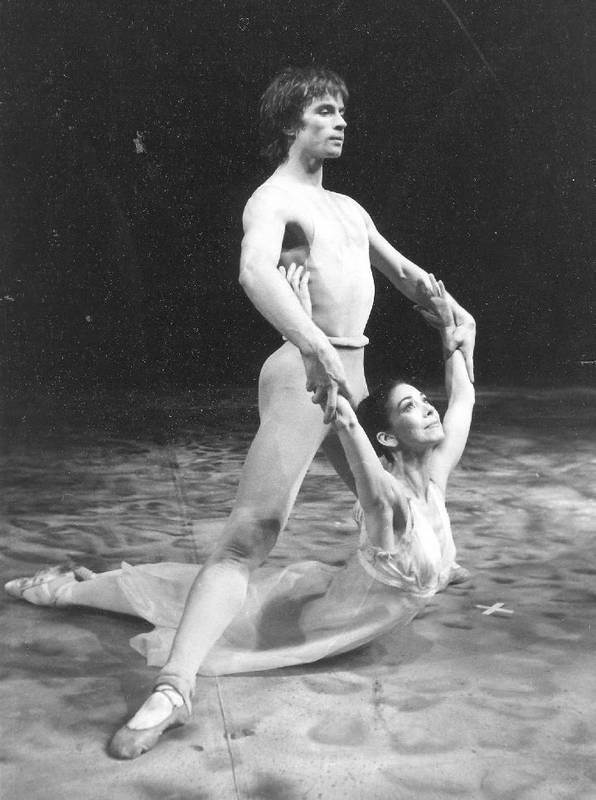 Иллюстрация к книге — Рудольф Нуреев. Неистовый гений [i_010.jpg]