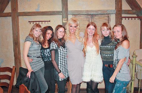 Иллюстрация к книге — Встань и живи, или Там, где другие тормозят, я жму на газ! [img2F93.jpg]