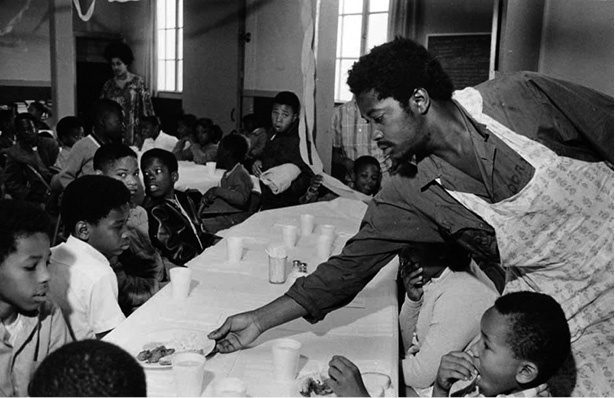 Иллюстрация к книге — Как ненасилие защищает государство [_24.jpg]