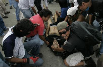 Иллюстрация к книге — Как ненасилие защищает государство [_35.jpg]