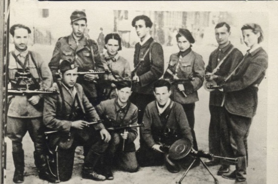 Иллюстрация к книге — Как ненасилие защищает государство [_6.jpg]