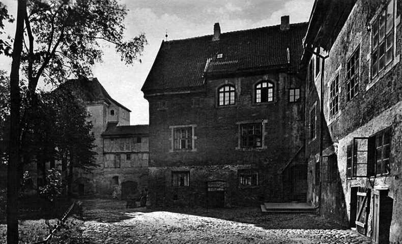 Иллюстрация к книге — Щит и меч Кенигсберга. Альбом [i_122.jpg]