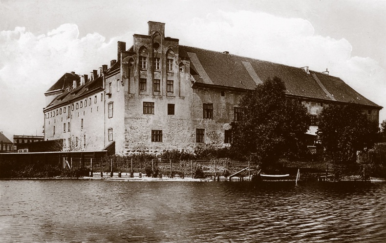 Иллюстрация к книге — Щит и меч Кенигсберга. Альбом [i_127.jpg]