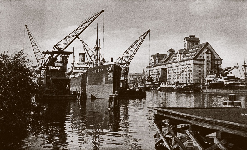 Иллюстрация к книге — Щит и меч Кенигсберга. Альбом [i_142.jpg]