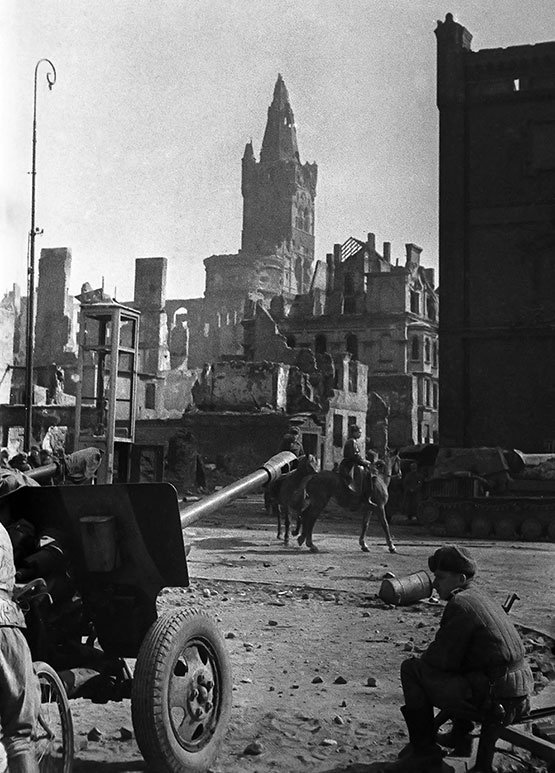 Иллюстрация к книге — Щит и меч Кенигсберга. Альбом [i_184.jpg]