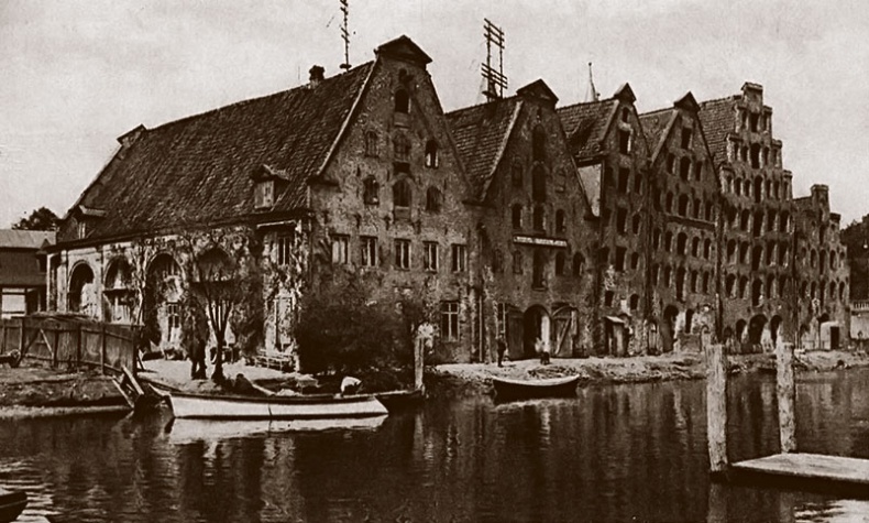 Иллюстрация к книге — Щит и меч Кенигсберга. Альбом [i_225.jpg]